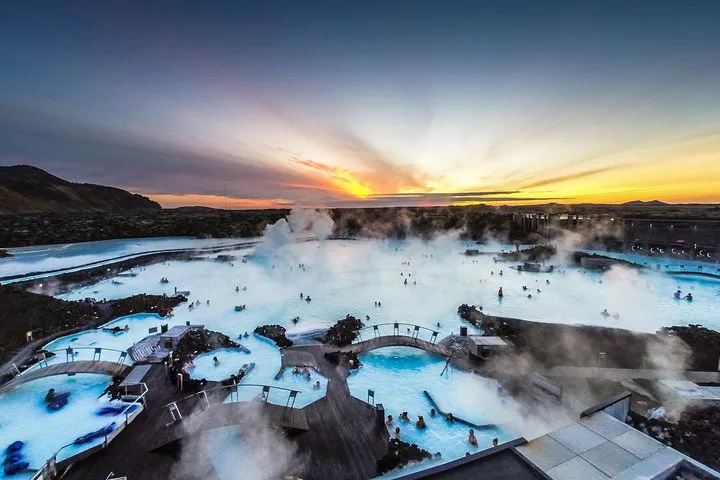 Volcanic crater stop on a Golden Circle and Blue Lagoon Iceland volcano tour